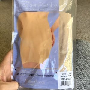 NWT Maternity shapewear panty nude size sm/md